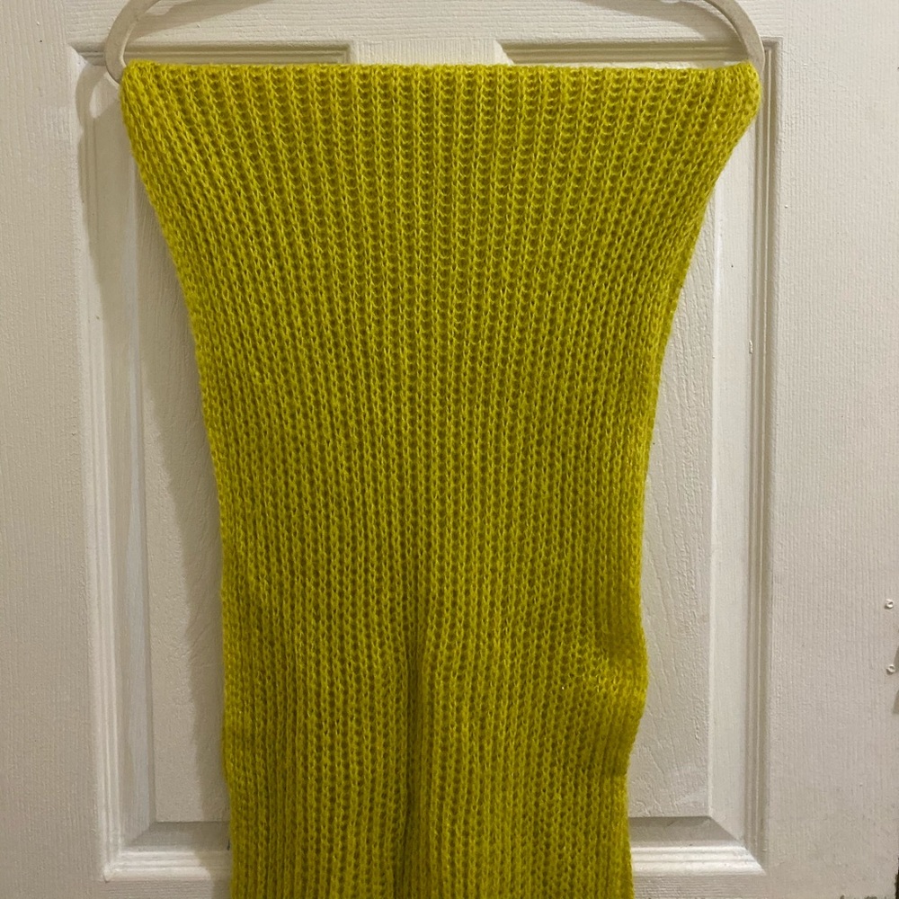 Green yellow knitted scarf